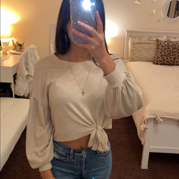 Soft cream colored top - Picture 5 of 8